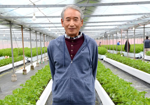 ���@����